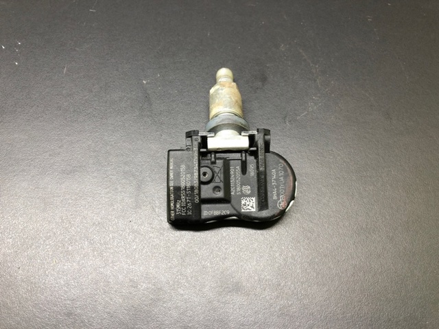 Датчик тиску в шинах BHA437140A MAZDA