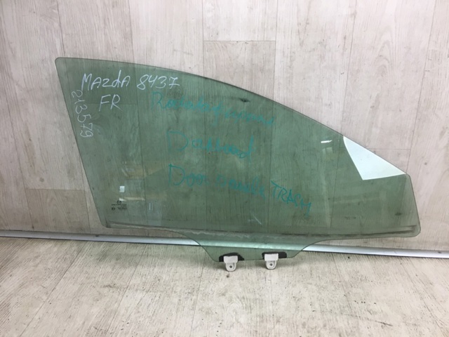 Скло передніх дверей, правих BHN158510 MAZDA