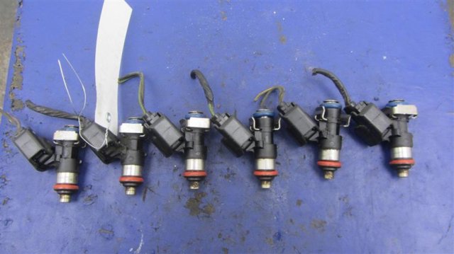 Форсунка дизельна в зборі, розпилювач + тримач CY0113250 MAZDA