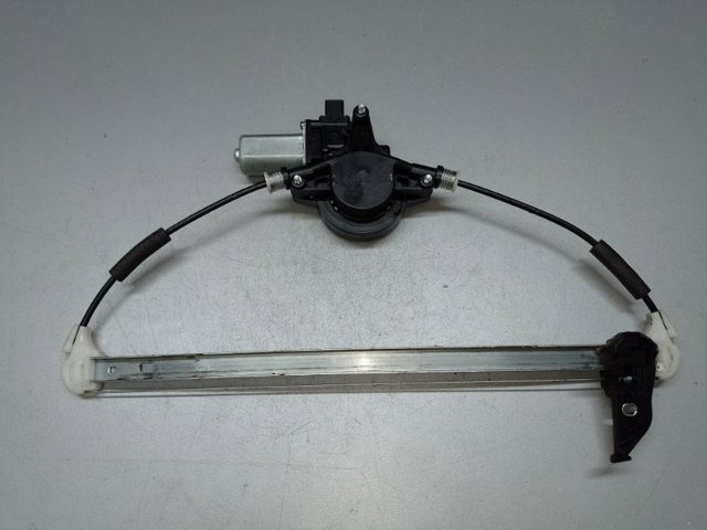 Двигун склопідіймача двері передньої, правої D6515858X MAZDA