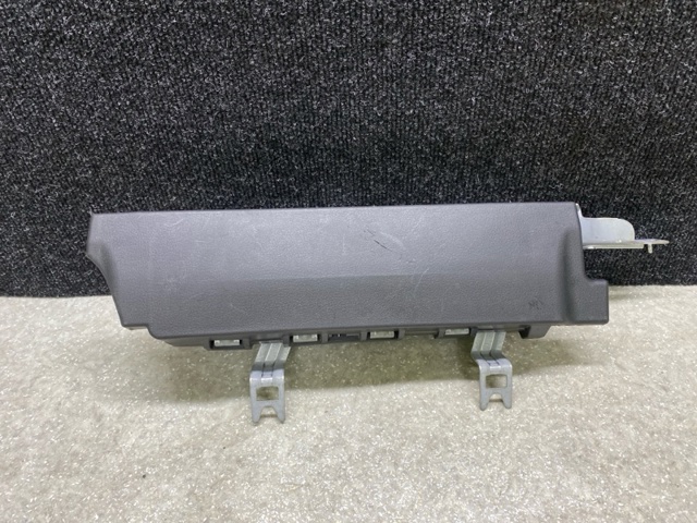 Подушка безпеки (AIRBAG) пасажирська, захисту колін DGH957KT0 MAZDA