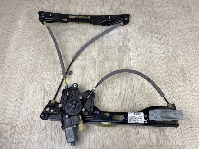 Мотор склопідйомника дверей передніх, правих DS7Z7823394B FORD