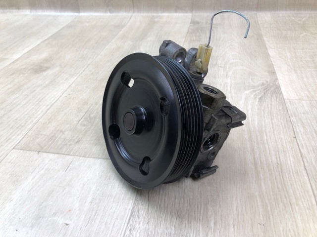 Насос рульового механізму EG2132600A MAZDA
