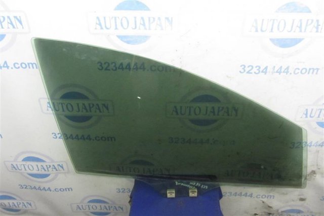 Скло передньої правої двері EG2158510A MAZDA
