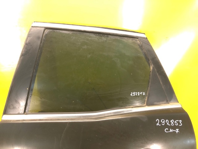 Скло задніх дверей, лівих EG2273510A MAZDA