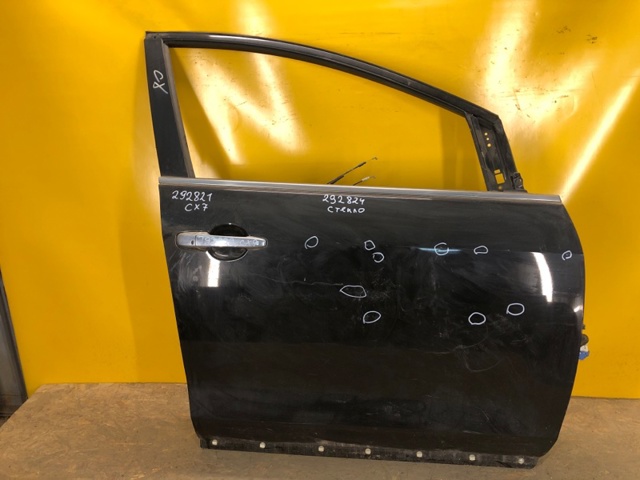 Пасажирські передні двері EGY15802XP MAZDA