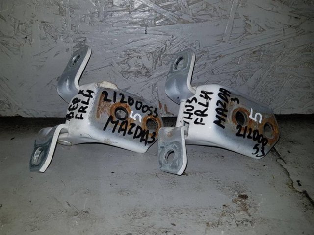 Петля передніх дверей права F15159210C MAZDA