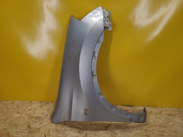 Переднє праве крило F3100JD0M0 NISSAN
