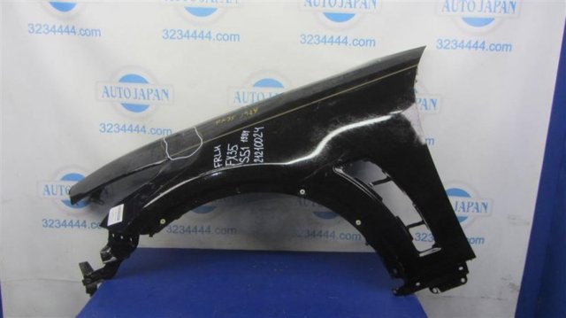 Ліве переднє крило F31011CAMA NISSAN