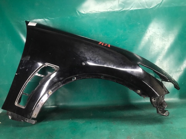Переднє праве крило FCA001CAMA NISSAN