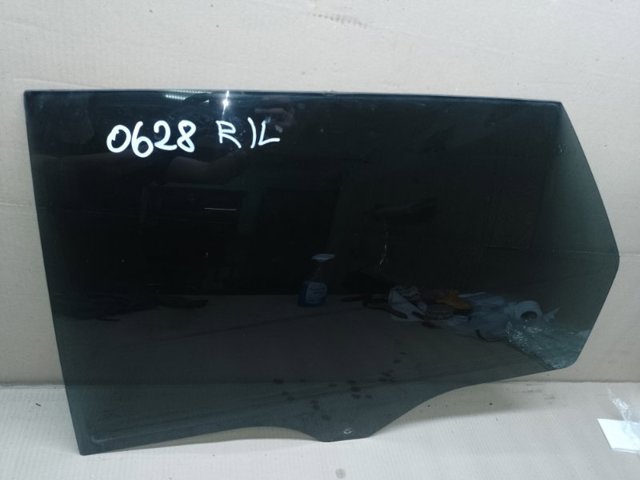 Скло задніх дверей, лівих FT4Z5825713A FORD