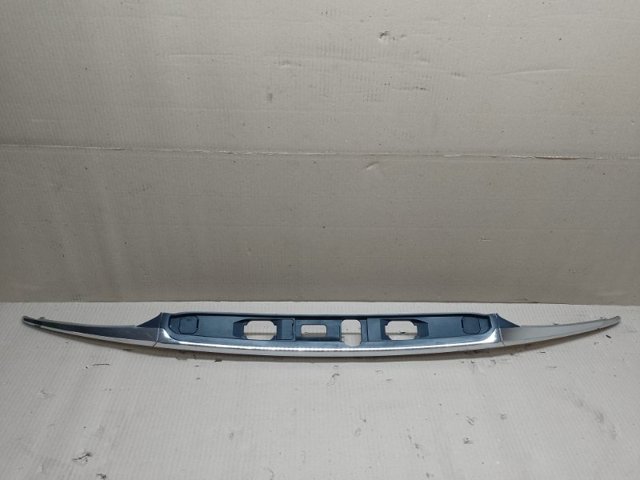 Молдинг кришки багажника GHK1508F0C MAZDA