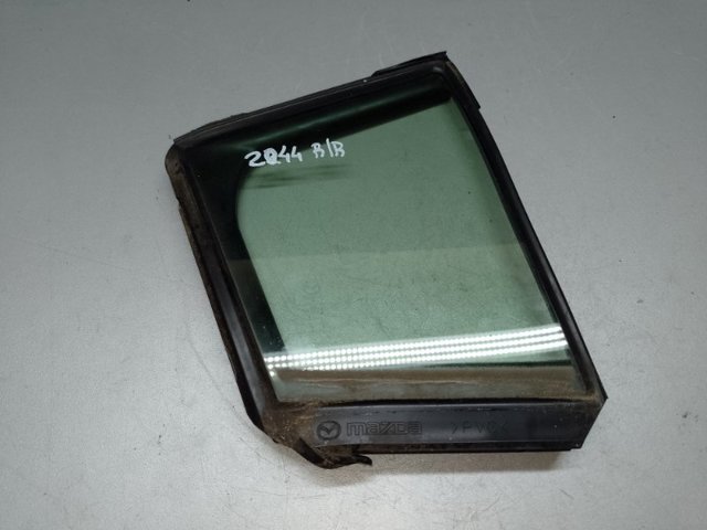 Скло-кватирка двері, задній, правій GHK172661C MAZDA