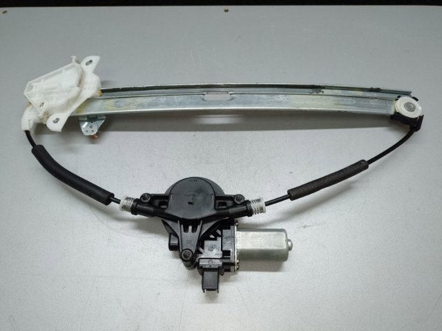 Склопідйомник передньої правої двері GHP958590A MAZDA
