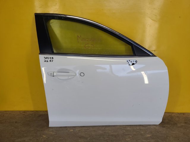 Дверка передня права GHY05802XD MAZDA