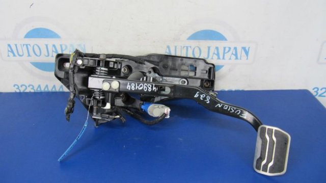 Жабка стопів GL3Z13480A FORD