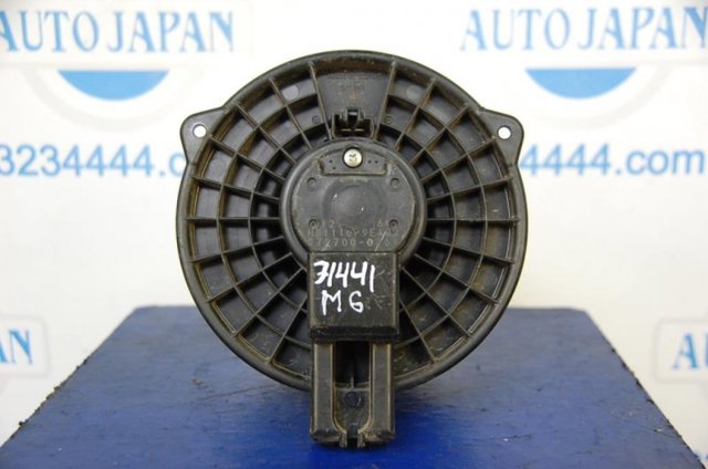 Двигун вентилятора пічки (обігрівача салону) GP9E61B10 MAZDA