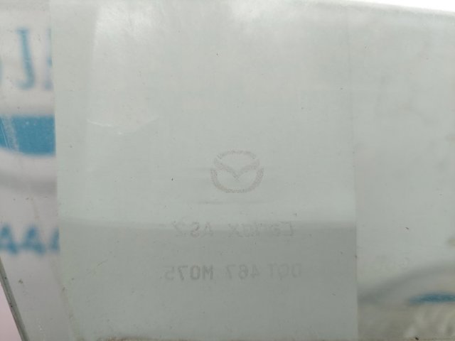 Скло передніх дверей, правих GS3L58511A MAZDA