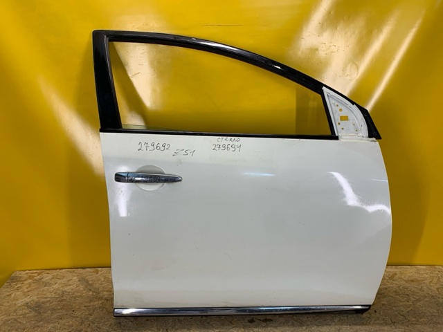 Дверка передня права H010M1AAMA NISSAN