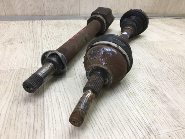 Привід передній правий HG9Z3B436D FORD