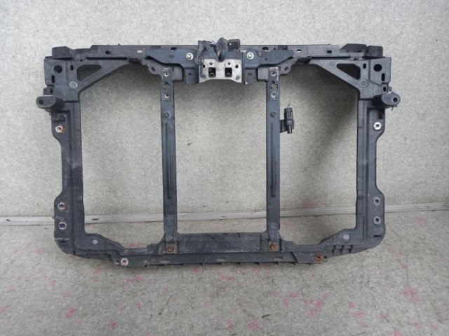 Рамка кріплення радіатора K12753110B MAZDA
