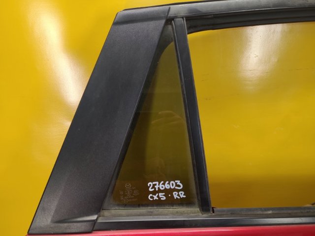 Скло кутове дверей задніх KA0H72661A MAZDA