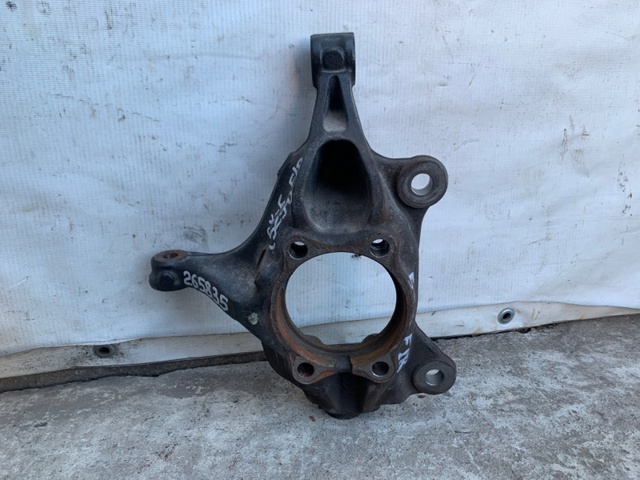 Цапфа передні праві KD3533021A MAZDA