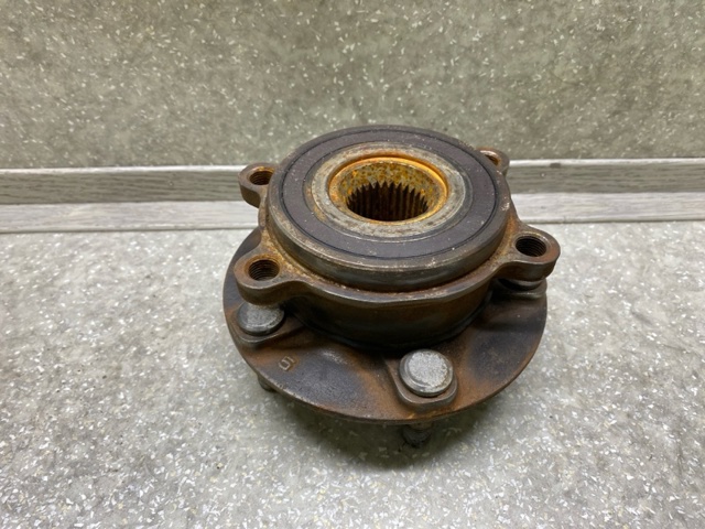 Маточини передніх коліс KD353304XE MAZDA