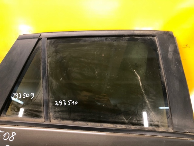 Скло заднє праве KD4772510 MAZDA
