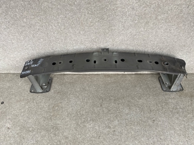 Буфер бампера переднього KD5350070 MAZDA