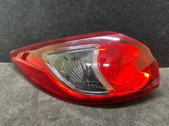 Задня ліва зовнішня фара KD5451160D MAZDA