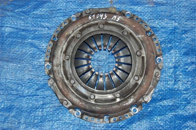 Корзина зчеплення L30116410B MAZDA