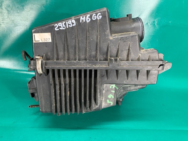 Корпус повітряного фільтра L32713320C MAZDA