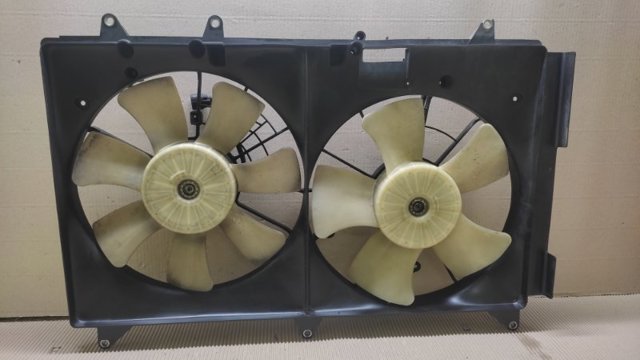 Дифузор радіатора охолодження, в зборі з двигуном і крильчаткою L33L15025C MAZDA