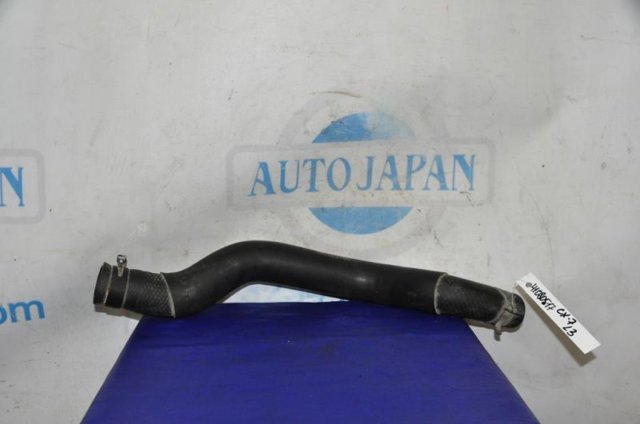 Патрубок системи охолодження L33L1518XB MAZDA