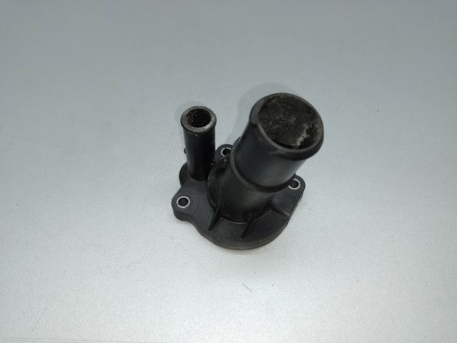 Корпус термостата в зборі LR027158 LAND ROVER