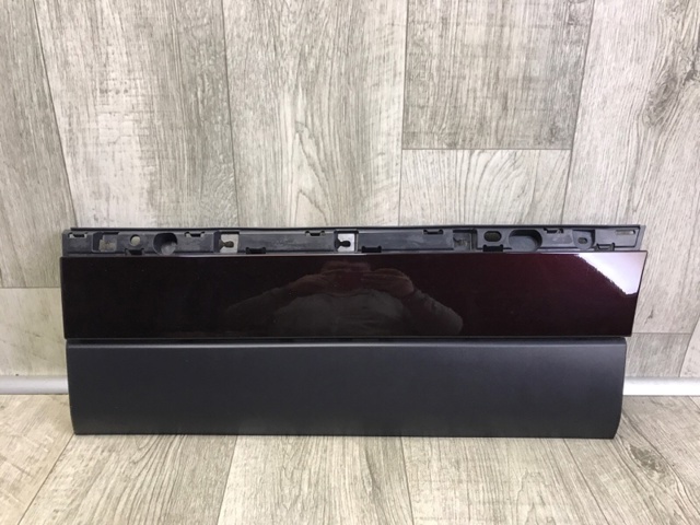 Накладка задніх лівих дверей, нижня LR038856 LAND ROVER