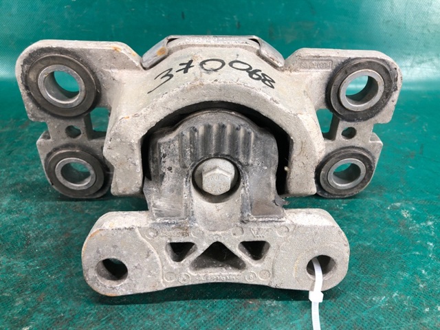 Подушка трансмісії (опора коробки передач), ліва LR061456 LAND ROVER