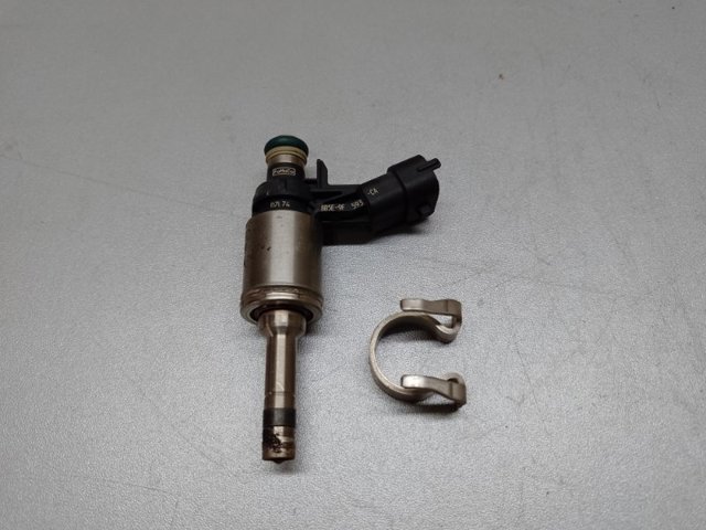 Форсунка дизельна в зборі, розпилювач + тримач LR082008 LAND ROVER