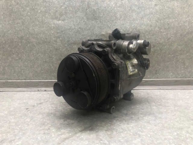 Компресор кліматичної установки MN124811 MITSUBISHI