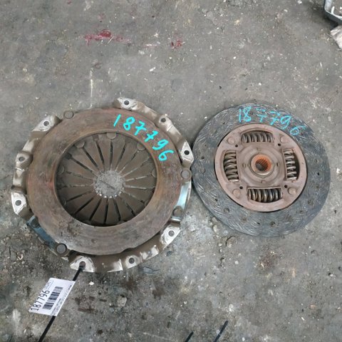 Зчеплення і комплектуючі MN132332 MITSUBISHI