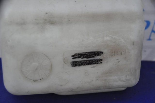 Бачок омивайки MN169803 MITSUBISHI
