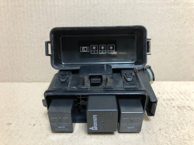 Блок управління вентилятором MR301978 MITSUBISHI