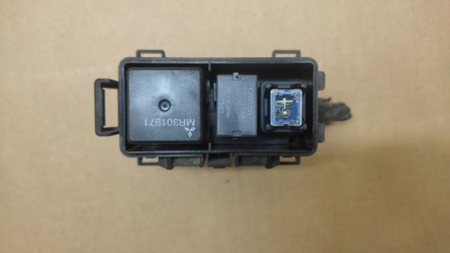 Реле стартера MR515993 MITSUBISHI
