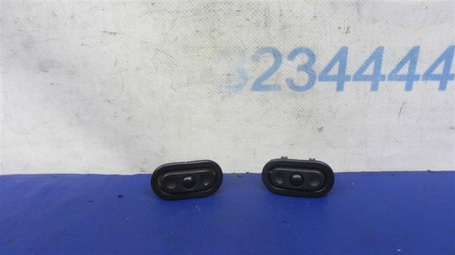 Блок кнопкових перемикачів кермового колеса MR588144 MITSUBISHI