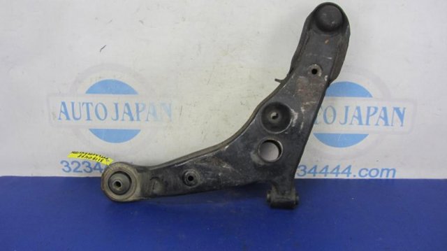 Правий важіль передній нижній підвіски MR961392 MITSUBISHI