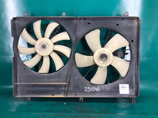 Вентилятор радіатора охолодження, правий MR968067 MITSUBISHI