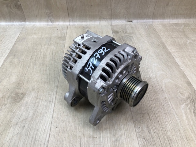 Авто генератор SH0118300 MAZDA