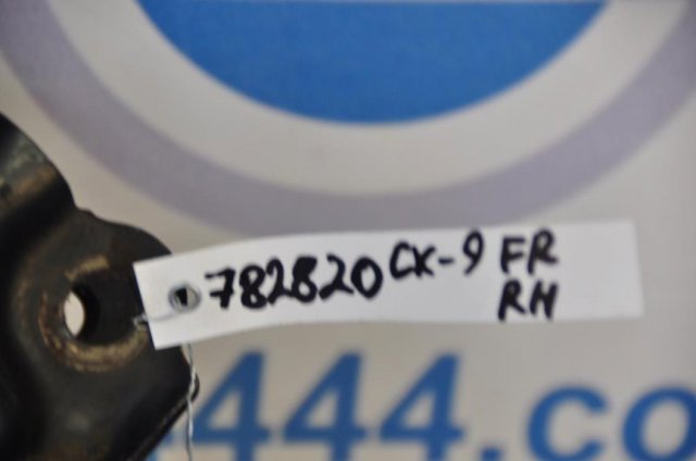 Правий важіль передній нижній підвіски TD1134300B MAZDA