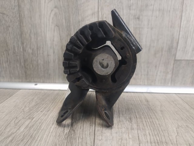 Ліва опора двигуна TD1139070C MAZDA